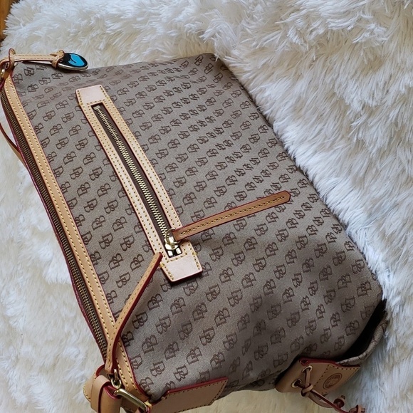 Dooney & Bourke Shoulder Bag K8354400 - Picture 2 of 14